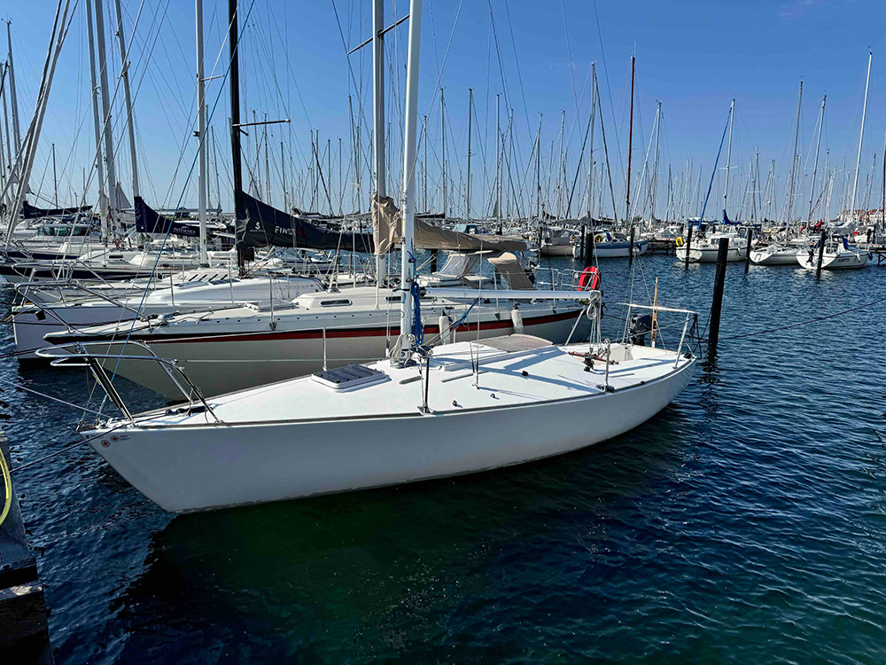 J24 Segelbåt